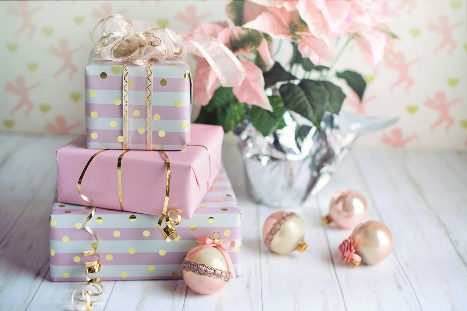 Everyone Has Someone to Shop For – Let List It Lolly Make Gifting Simple