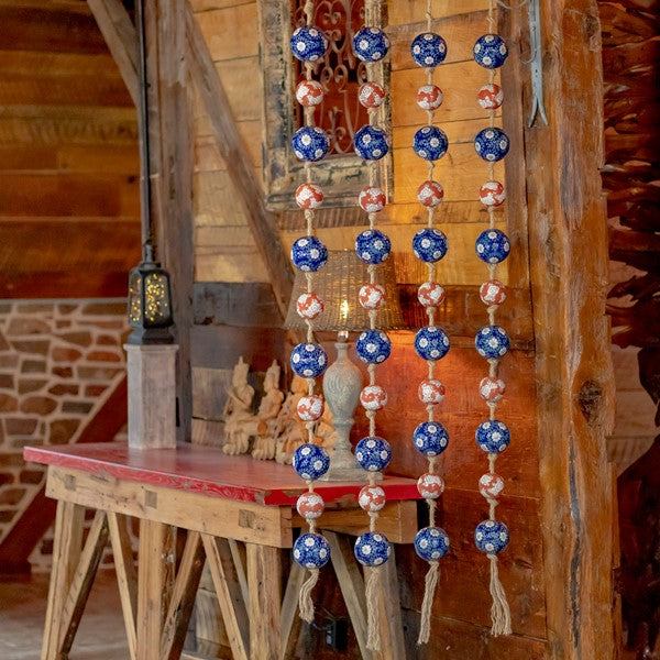 PORCELAIN BALL GARLAND