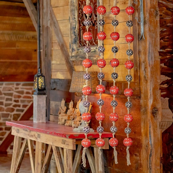 PORCELAIN BALL GARLAND