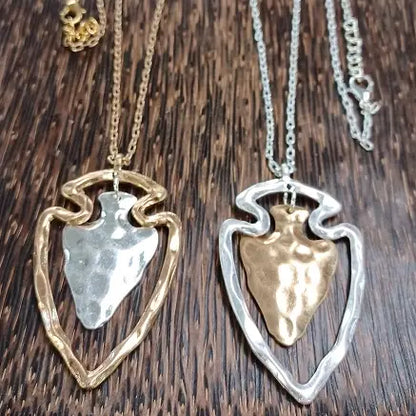 TWO TONE ARROWHEAD NECKLACE